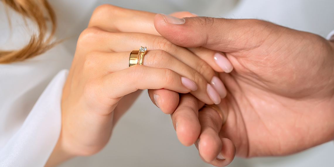 Предложение руки и сердца в 2021: выбираем современное помолвочное кольцо
