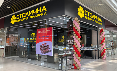 ТРЦ Hollywood (1-й этаж, эскалаторы, зона центрального входа)