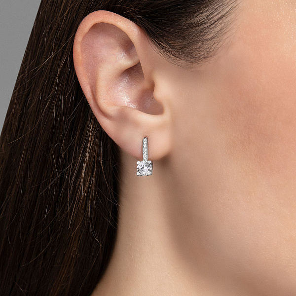 Серьги из белого золота с фианитами (арт. 110454б) – изображение 2