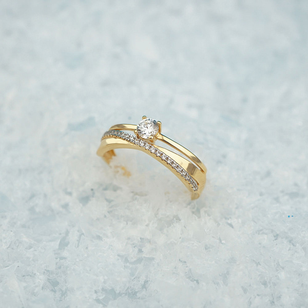 Золота каблучка в жовтому кольорі металу з фіанітами Синергія (арт. 141101ж) – зображення 2