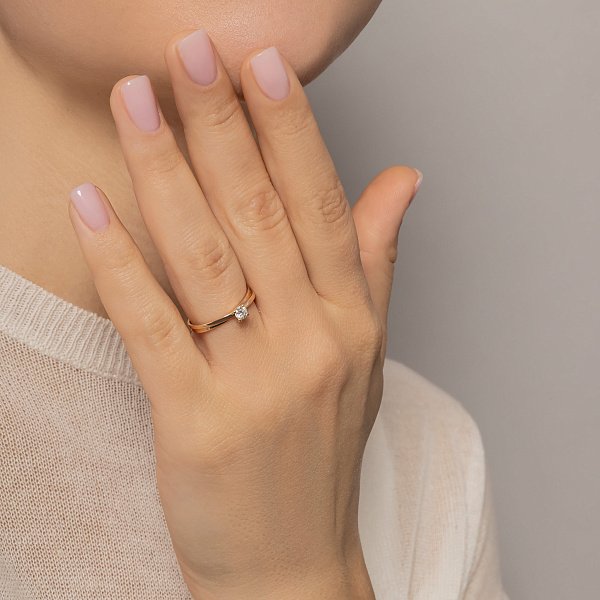 Каблучка для заручин з червоного золота з діамантом (арт. К011247005) – зображення 3