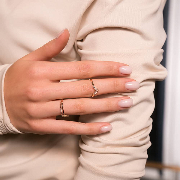 Золотое кольцо с фианитами (арт. 155587) – изображение 3