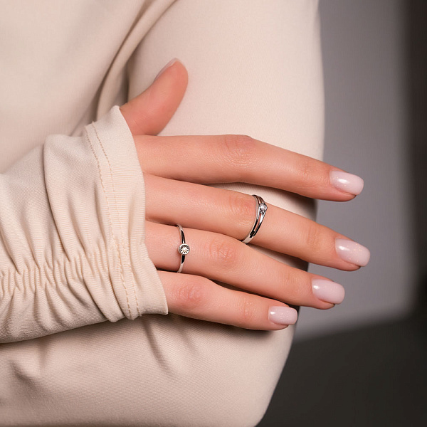Кольцо из белого золота с бриллиантом (арт. К011286б) – изображение 3