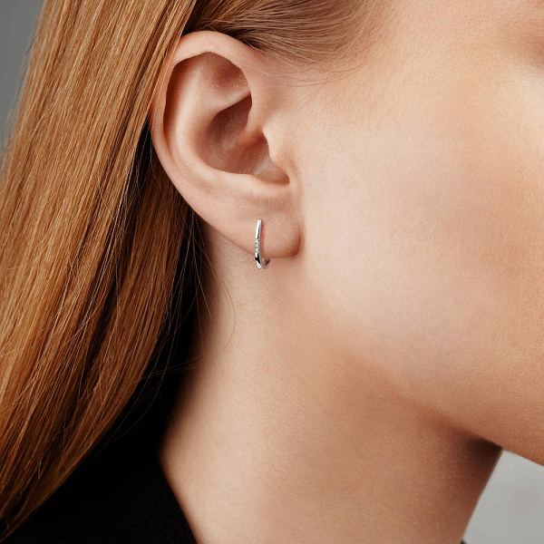 Сережки в белом цвете металла с бриллиантами (арт. С011198б) – изображение 2