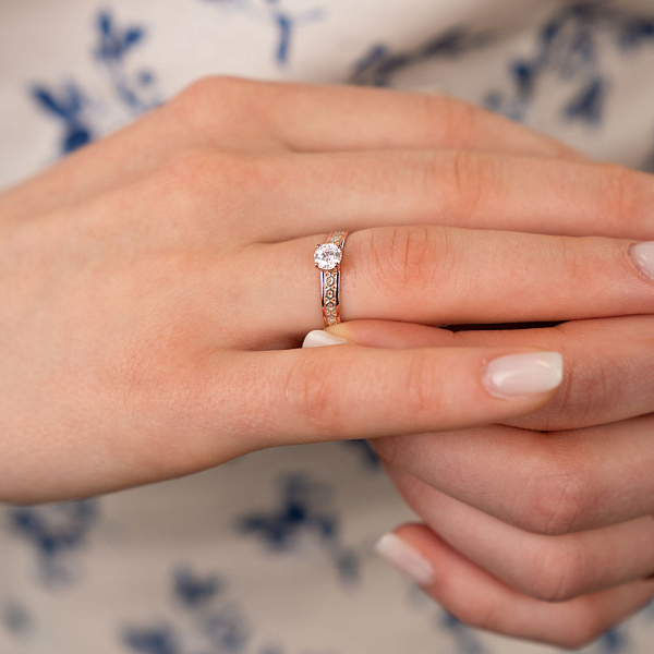 Золота каблучка на заручини з блискучим фіанітом (арт. 146200) – зображення 3