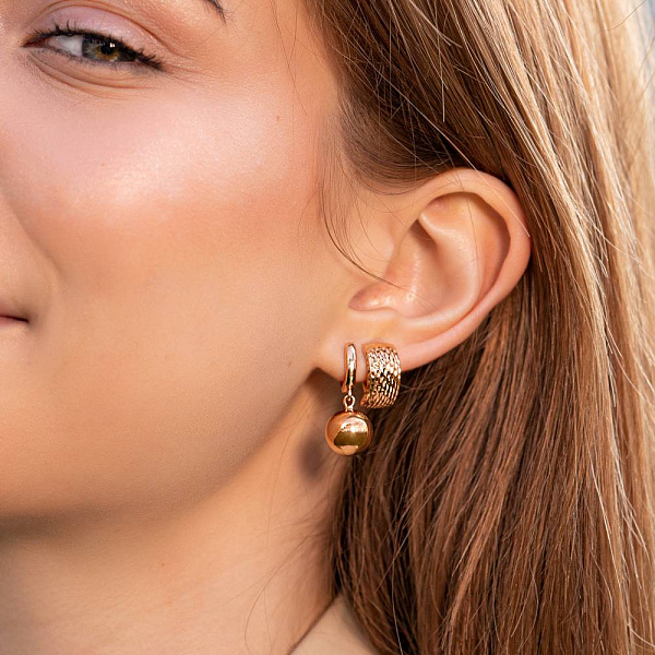 Золотые серьги с алмазной гранью (арт. 120401) – изображение 2