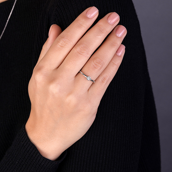 Кольцо из белого золота с бриллиантом (арт. К011286б) – изображение 2