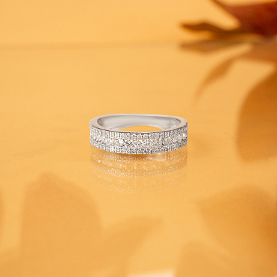 Кольцо из белого золота с дорожками из бриллиантов  (арт. К011312050б)