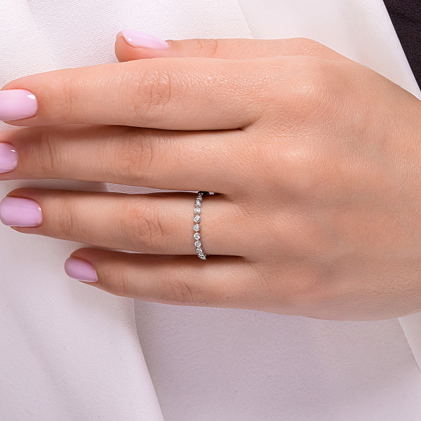 Золотое кольцо с дорожкой из бриллиантов (арт. К341409010б) – изображение 2