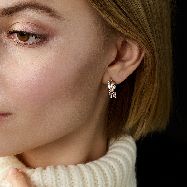 Золоті сережки Синергія з червоного золота з фіанітами  (арт. 110179) – зображення 2