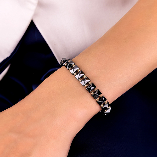 Браслет на нити с золотыми вставками и гематитом (арт. 324952/2гмтуа) – изображение 7