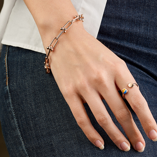 Золота незамкнена каблучка з синьою і жовтою емаллю (арт. 140935есж) – зображення 2