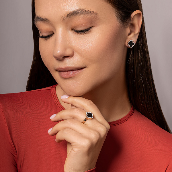 Золотое кольцо с ониксом и фианитами (арт. 141446/10о) – изображение 3