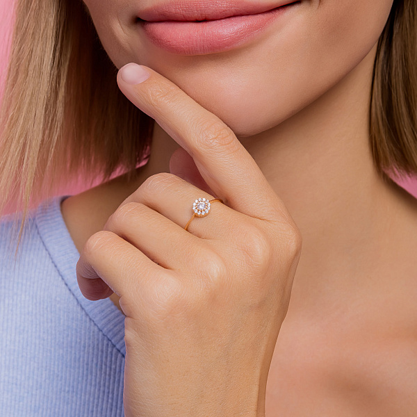 Золотое кольцо с фианитами (арт. 156210) – изображение 2