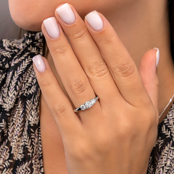 Каблучка з білого золота з діамантами (арт. К011462070б) – зображення 4