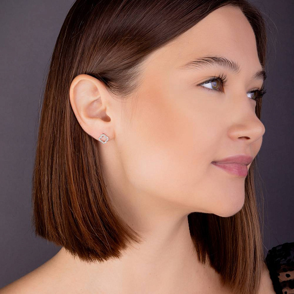 Золотые пусеты Клевер с бриллиантами (арт. С341318020б) – изображение 3