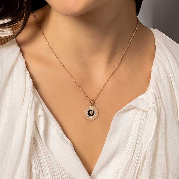 Золотой подвес "Дева" с фианитами и эмалью (арт. 440681ечд) – изображение 3