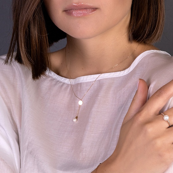 Колье золотое с жемчугом в красном цвете металла (арт. 352344прлб) – изображение 3