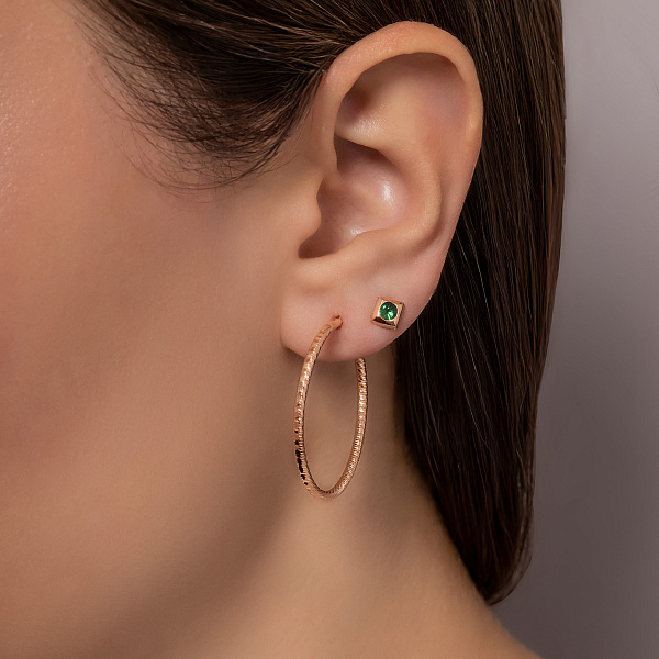 Одиночная серьга из красного золота с зелеными фианитами (арт. 105453зЯ) – изображение 2