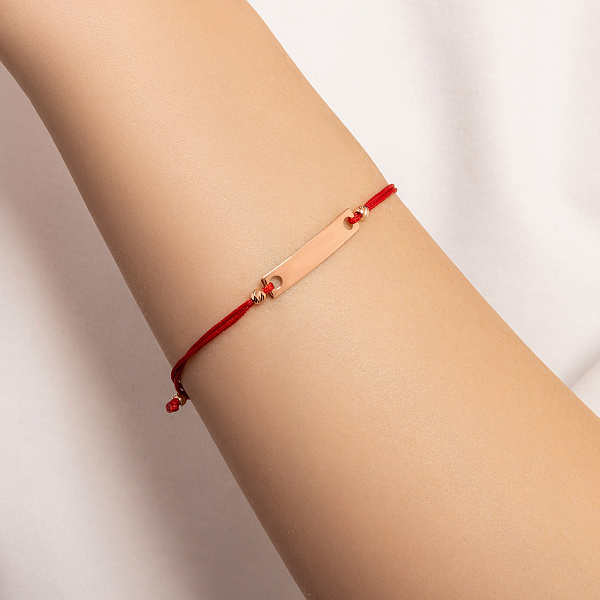 Браслет на червоній нитці з золотою пластиною (арт. 340007к) – зображення 2
