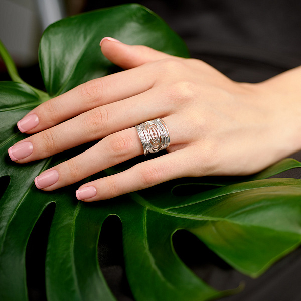 Незамкнутое кольцо Francelli из белого золота с фианитами (арт. 154688б) – изображение 2