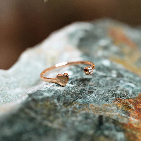 Незамкнутое кольцо из красного золота с сердечком (арт. 155559) – изображение 3