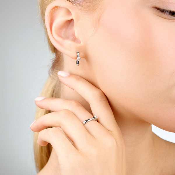 Золотое помолвочное кольцо с бриллиантом (арт. К011004010б) – изображение 3