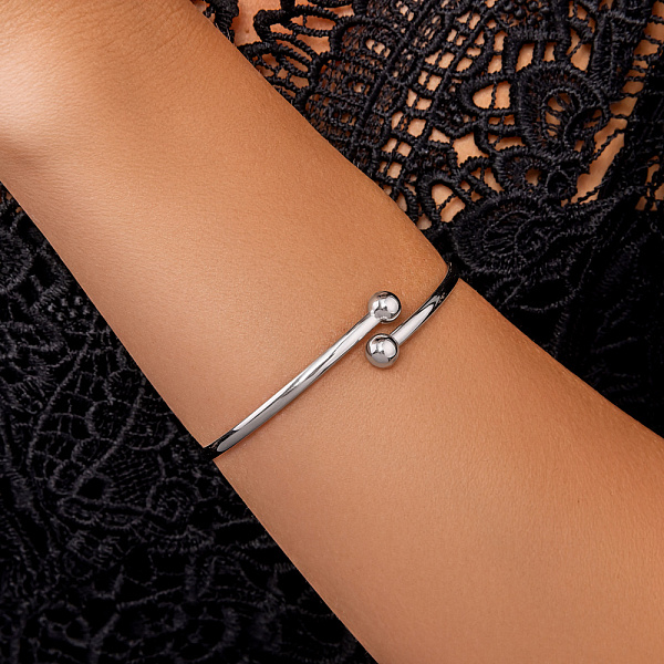 Жесткий браслет из белого золота (арт. 326534б) – изображение 2