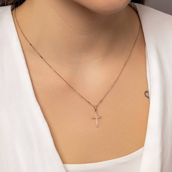 Хрестик з червоного золота з фіанітами (арт. 440635) – зображення 2