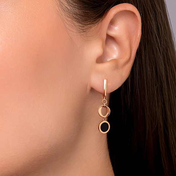 Золотые серьги-подвески с эмалью Лýна (арт. 110025еч) – изображение 2