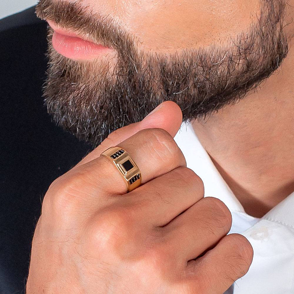 Печатка из золота с эмалью и черными фианитами (арт. 170073ч) – изображение 2