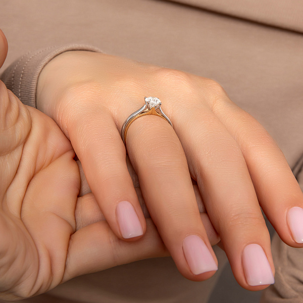 Кольцо из золота с бриллиантом 0,9 карат (арт. К01117909046бк) – изображение 3