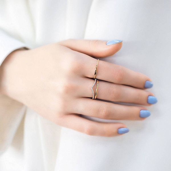 Тонкое золотое кольцо без камней (арт. 140915) – изображение 2