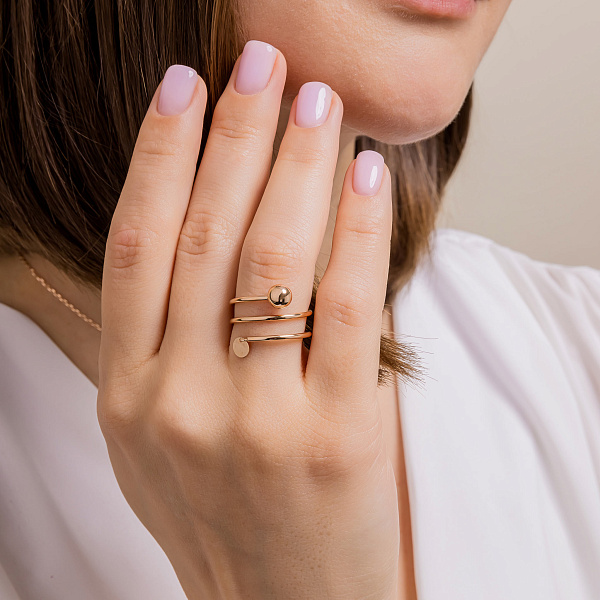 Золотое широкое кольцо с подвеской (арт. 1401037) – изображение 5