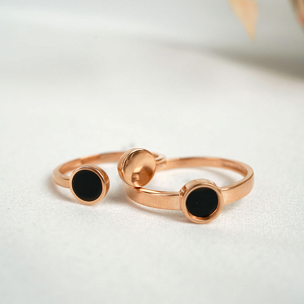 Незамкнена золота каблучка Лýна з емаллю (арт. 140934еч) – зображення 4