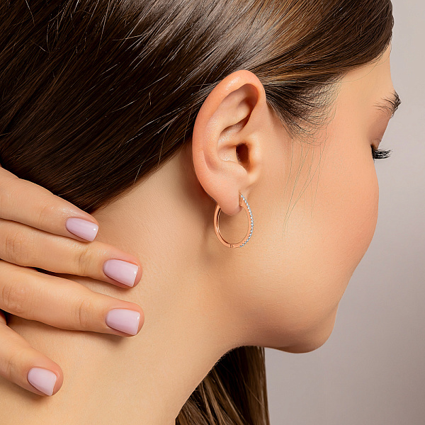 Золотые сережки с дорожкой из фианитов (арт. 1101106) – изображение 3