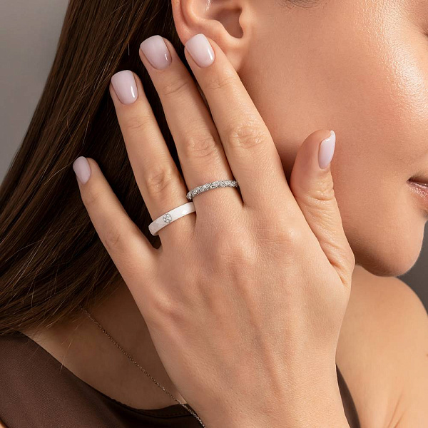 Кольцо из белой керамики и золота с бриллиантами (арт. К011790бба) – изображение 3