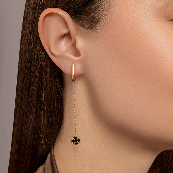 Длинные серьги из желтого золота с ониксом (арт. 106324/7жо) – изображение 2