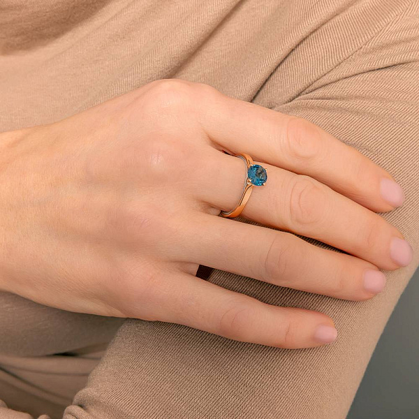 Золотое кольцо Blue Ocean с топазом (арт. 140809Пкбл) – изображение 2