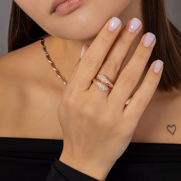 Золотое кольцо с фианитами (арт. 156503) – изображение 2