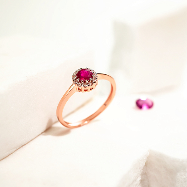 Золотое кольцо с рубином и бриллиантами (арт. К011078р) – изображение 2