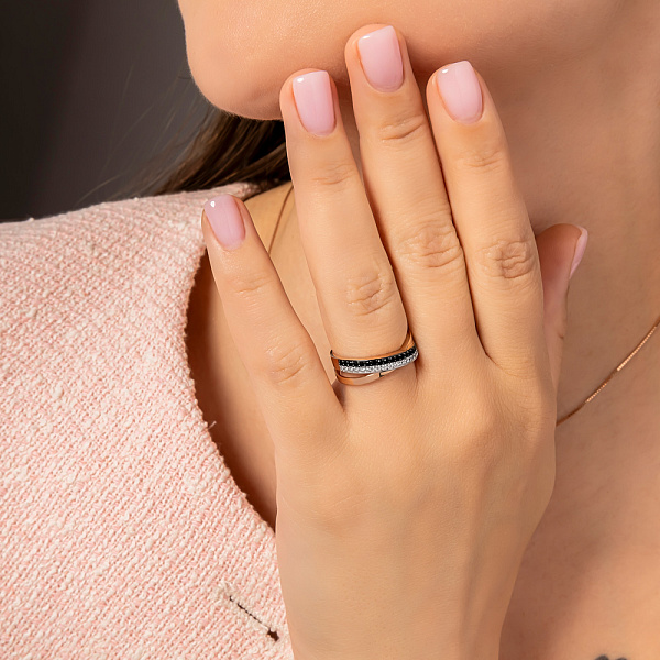 Золотое кольцо Синергия с черными и белыми фианитами (арт. 140323ч) – изображение 3