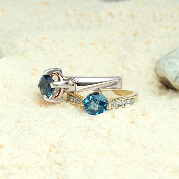 Золотое кольцо с топазом Blue Ocean (арт. 140744Пбл) – изображение 2