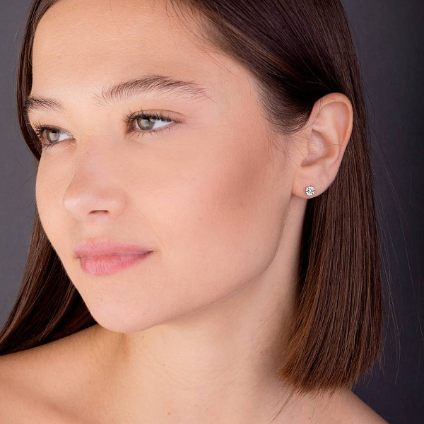 Серьги-пусеты из белого золота с бриллиантами (арт. С341327010б) – изображение 3