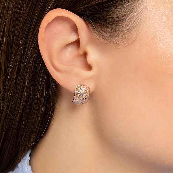 Золотые серьги с алмазной насечкой (арт. 120807) – изображение 2