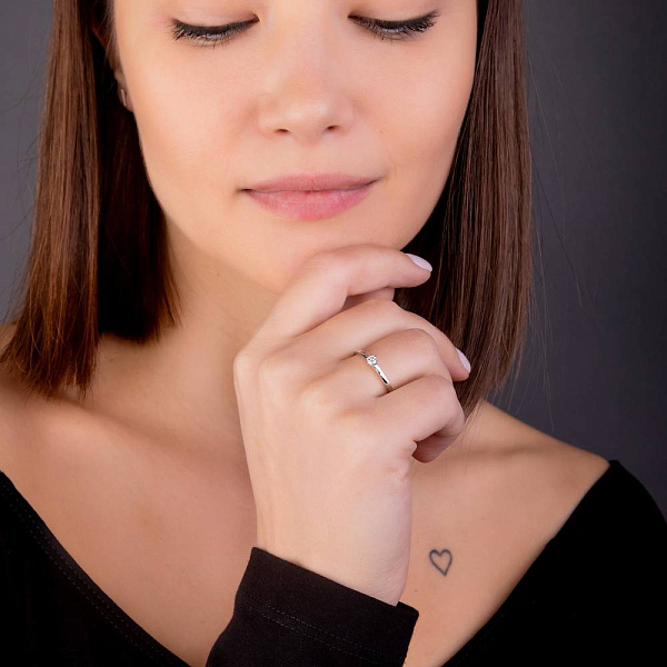 Золотое кольцо с бриллиантом (арт. К341377010б) – изображение 3