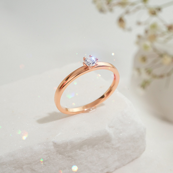 Каблучка на заручини з діамантом з червоного золота (арт. К011090015) – зображення 2