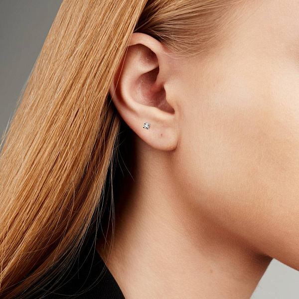 Золотая одиночная серьга-пусета с бриллиантом (арт. Т011172бЯ) – изображение 2