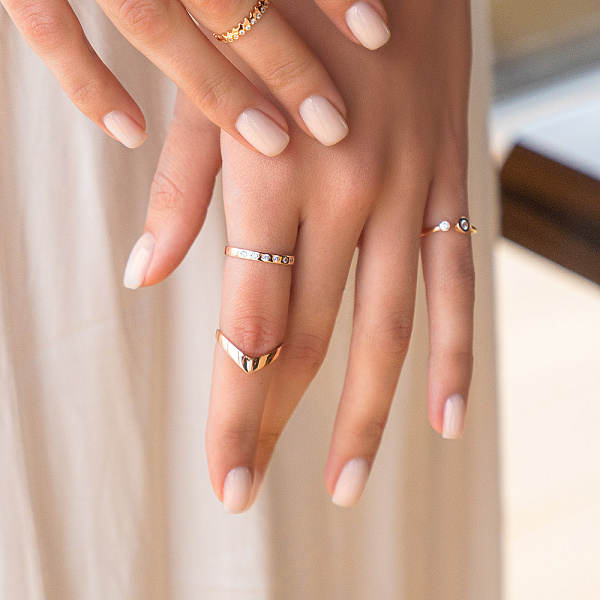 Золота каблучка з доріжкою з фіанітами (арт. 141173) – зображення 2