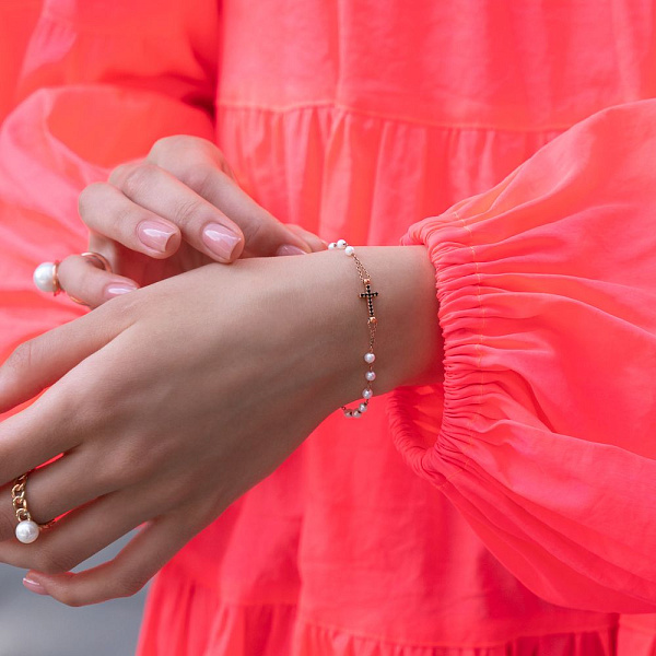 Золотой браслет с жемчугом и двусторонним крестиком (арт. 322377прлб) – изображение 2